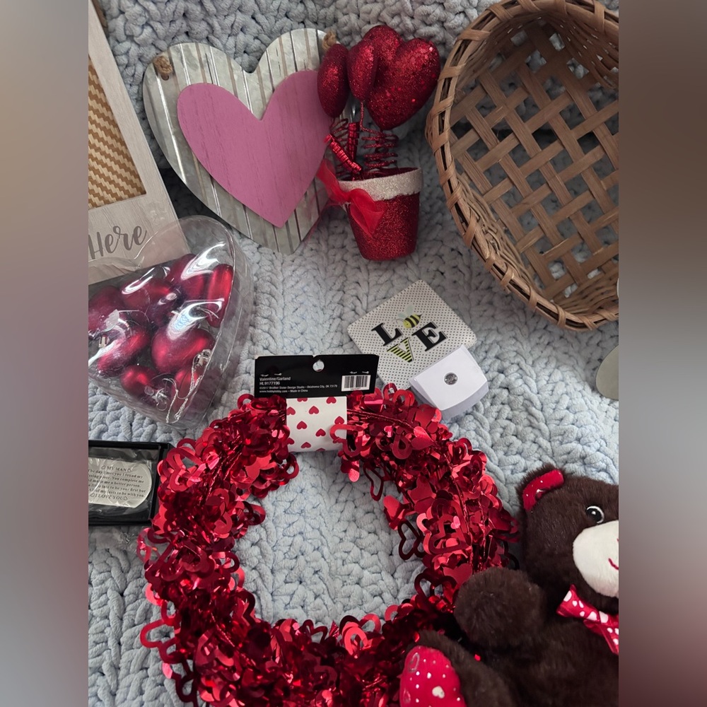 Valentine’s Day bundle - Picture 6 of 7